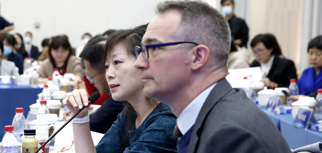 中國擴大高水平開放決心不變 外企稱更看好中國市場<p>    企業(yè)代表表示，通過聆聽圓桌會關(guān)于黨的二十大報告的詳細解讀，對于報告重點內(nèi)容有了更深入更全面的掌握和理解，更加提振了在華投資的信心。<p>