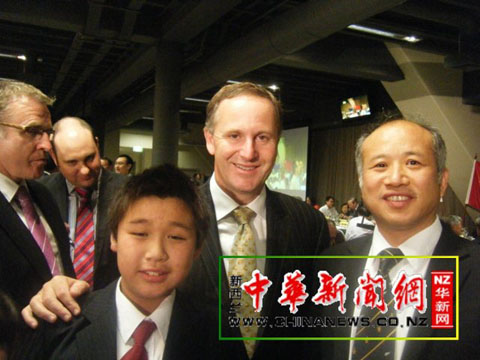 新西蘭華商“愛心競(jìng)價(jià)”賑災(zāi)捐款 善舉感動(dòng)總理