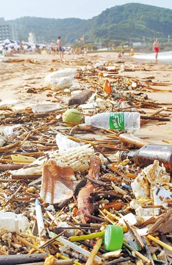 臺灣6.3級強(qiáng)震4秒逃命萬里翡翠灣成垃圾海灘